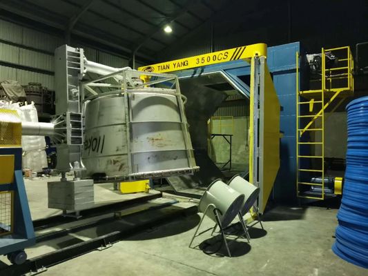 Maschine zur Herstellung von Kunststoffprodukten Shuttle-Rotomolding-Maschine In China 3500 automatische Kunststoffformmaschine