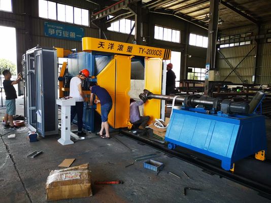 Kunststoffformende Rotomoldmaschine für die Produktion von Wassertürmen