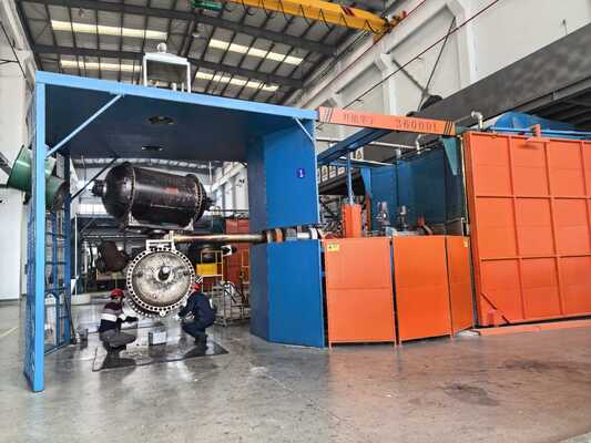 Dreigelenk-Turm-Spritzgießmaschine für hocheffiziente Rotationsformung